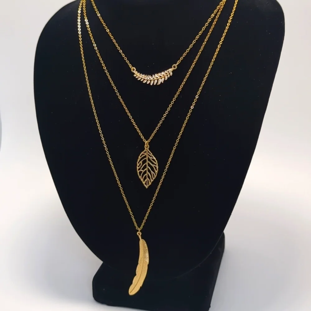 Leaf Pendant Necklace Triple Layered - Picture 1 of 10